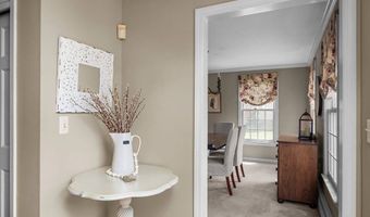 4 Noel Rd, Andover, MA 01810