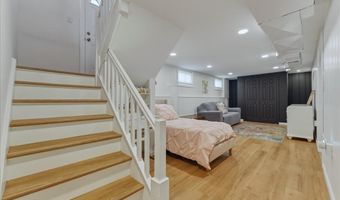 25-27 W 6th St, Bayonne, NJ 07002