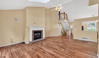 500 Glen Hollow Cir, Aurora, OH 44202