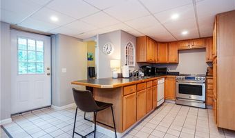 155 Oakdale Rd, North Kingstown, RI 02852