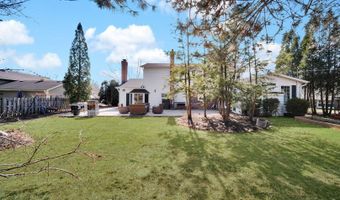 24 W Berkley Dr, Arlington Heights, IL 60004