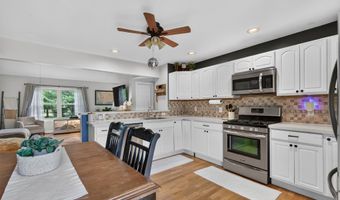 15510 Davis Dr, Addison, MI 49220