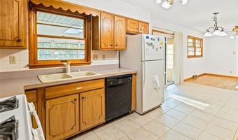 7 Hickerson Pl, Alton, IL 62002