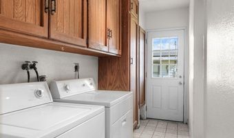 16832 Bunny Ln, Anderson, CA 96007