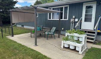 415 10th St W, Bottineau, ND 58318