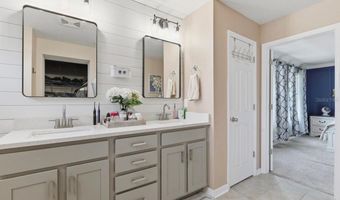 5554 SILVER SUN Dr, Apollo Beach, FL 33572