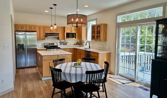 990 BRIDGE VIEW Ct, Astoria, OR 97103