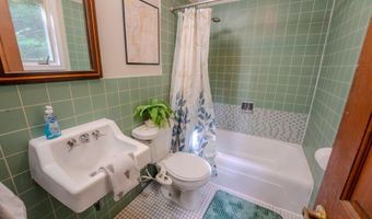 82 Pond Rd, Campton, NH 03223