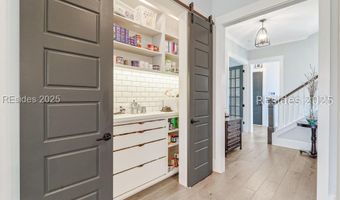 302 Castaway Dr, Bluffton, SC 29910