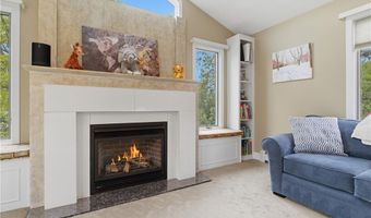 12 Pat Dr, Lincoln, RI 02865
