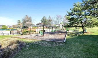 307 YOAKUM Pkwy 406, Alexandria, VA 22304