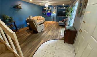 17 Caddy Rock Rd D, North Kingstown, RI 02852