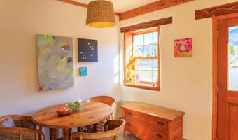 71 Calle Martinez, Arroyo Seco, NM 87514