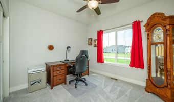 526 Sunset Dr SE, Altoona, IA 50009