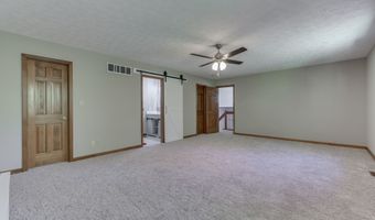 8640 Count Turf Ct, Indianapolis, IN 46217