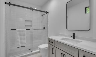 11 Sanctuary Ct, Amherst, NY 14221