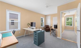 163 Bluff Ave, Cranston, RI 02905
