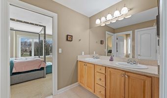 585 Burgess Cir, Aurora, OH 44202