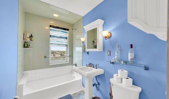 400 Deal Lake Dr 7J, Asbury Park, NJ 07712