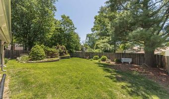 716 Reinke Rd, Ballwin, MO 63021