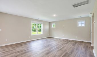 97 Coachman Ln, Autryville, NC 28318