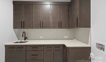 1613 Umstead St, Charlotte, NC 28205