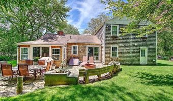 46 Channing Rd, Narragansett, RI 02882