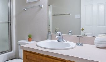 634 E N 16th St B, Abilene, TX 79601