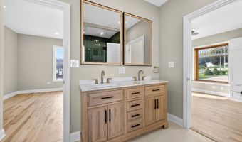 102 Center St, Algonquin, IL 60102