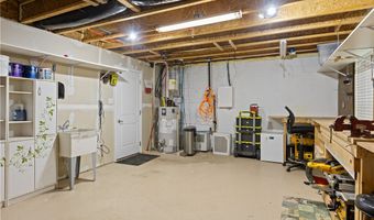 302 Pointe View Dr, Adams Twp., PA 16046
