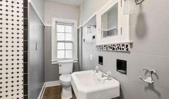808 John Farry Pl, Albert Lea, MN 56007