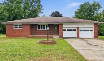 203 E College St, Ash Grove, MO 65604