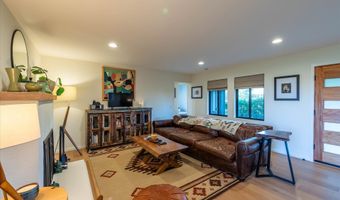 390 4TH St, Bandon, OR 97411