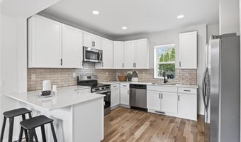 656 Madison St, Anoka, MN 55303