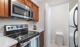 2 Captains Ct 3, Madison, WI 53719