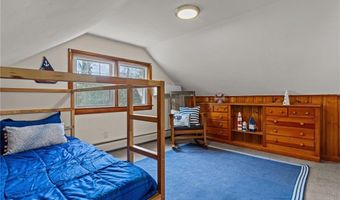 4 Sherbrooke Rd, Barrington, RI 02806
