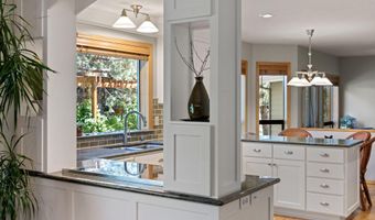 62824 Loma Vista Dr, Bend, OR 97701