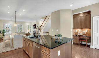 1818 POTOMAC GREENS Dr, Alexandria, VA 22314
