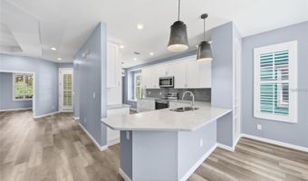 5610 GOLDEN ISLES Dr, Apollo Beach, FL 33572