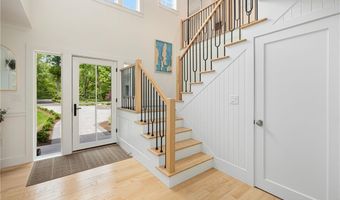 31 Wright Ln, Jamestown, RI 02835