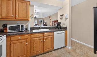 24 Manorwood Dr 24, Branford, CT 06405