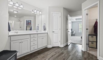 6236 Emerald Lake Dr, Biloxi, MS 39532