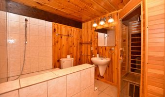 233 Algerie Rd, Becket, MA 01223