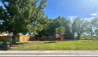 1227 Green Valley Dr, Fallon, NV 89406