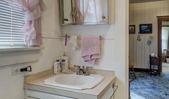 905 East Ave, Baxter Springs, KS 66713