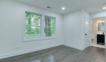 58 Fish Hawk Dr, Middletown, NJ 07748