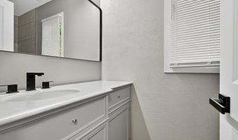 1245 WINAKI Trl, Algonquin, IL 60102