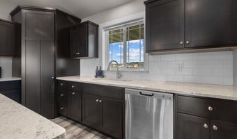 5702 N YOSEMITE Ln, Appleton, WI 54913
