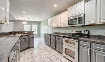 202 Woodlawn Dr, Keene, TX 76059
