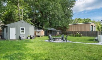 253 Station St, Coventry, RI 02816